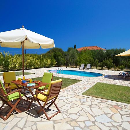 Iliachtides Villas Каравомилос Стая снимка