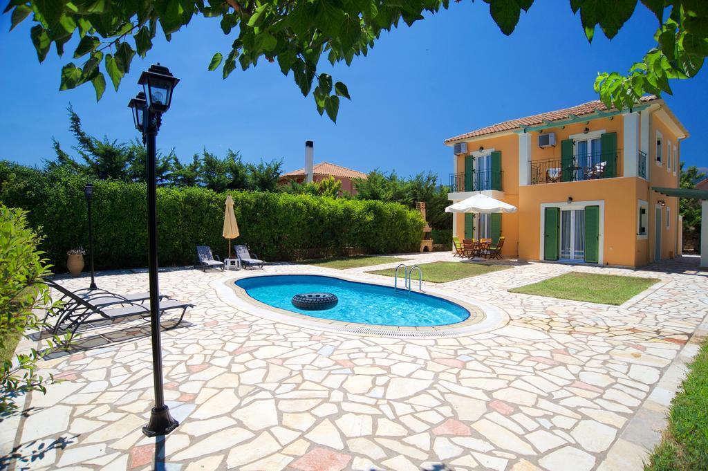 Iliachtides Villas Каравомилос Екстериор снимка