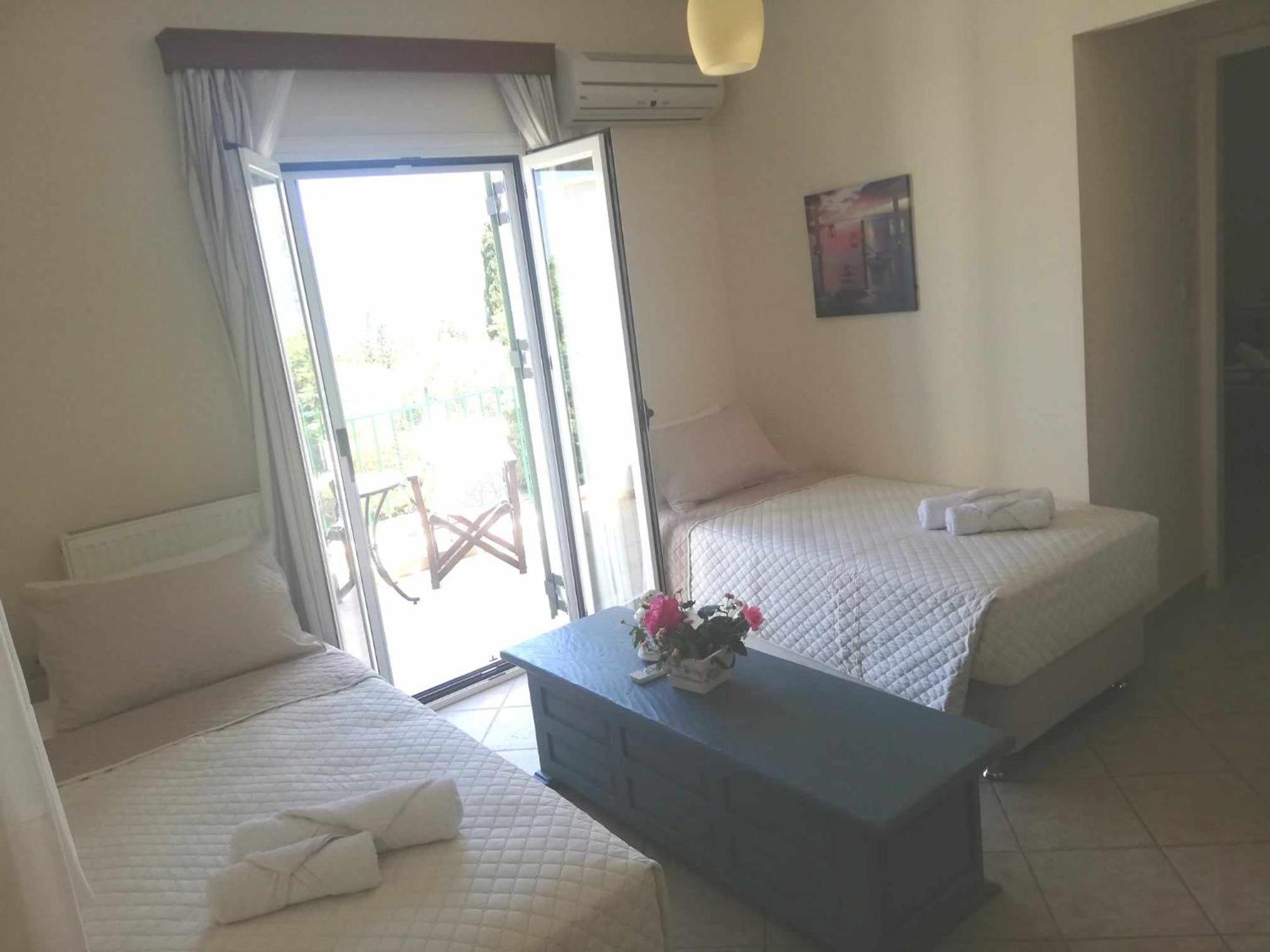 Iliachtides Villas Каравомилос Екстериор снимка