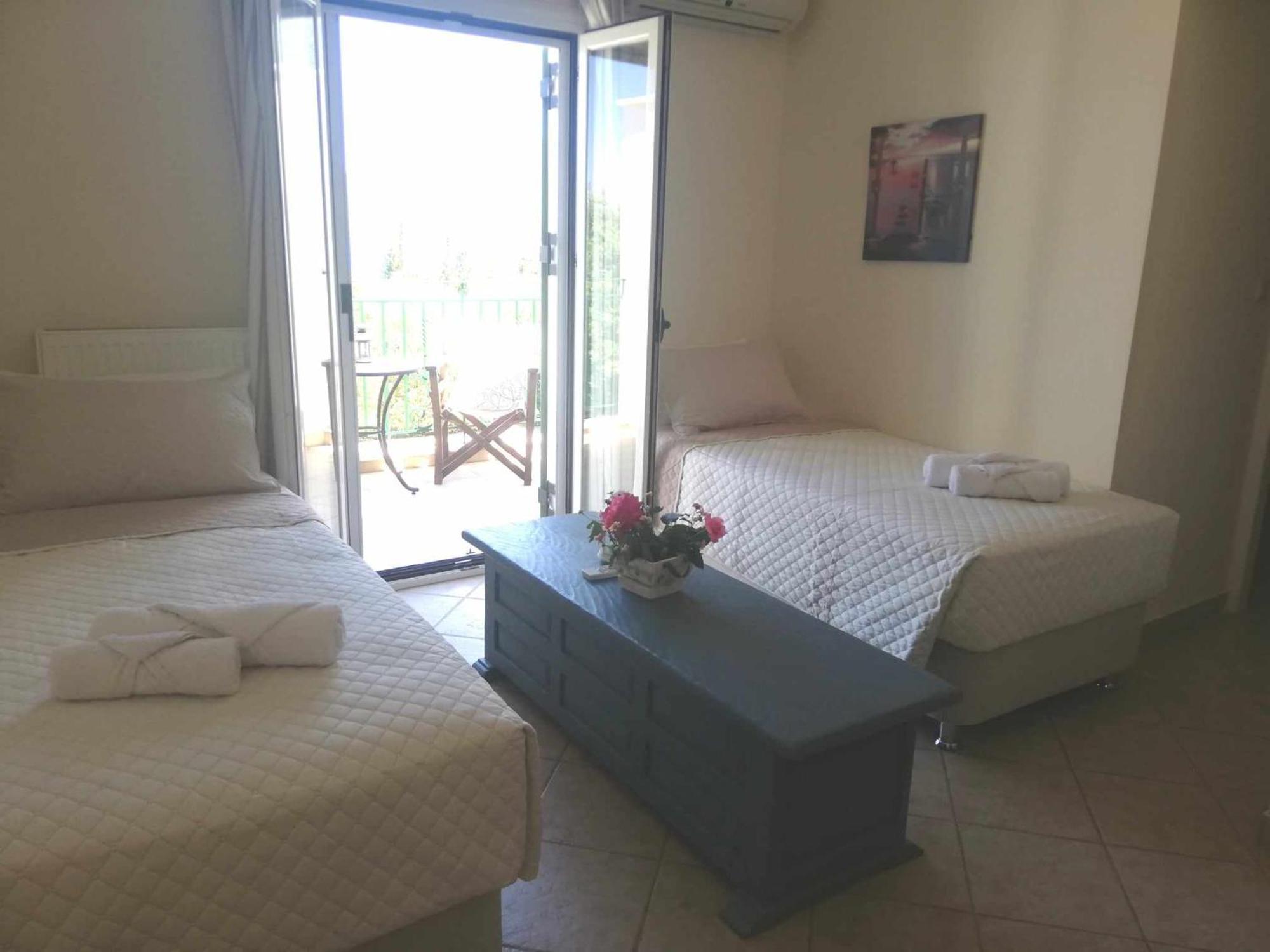Iliachtides Villas Каравомилос Екстериор снимка