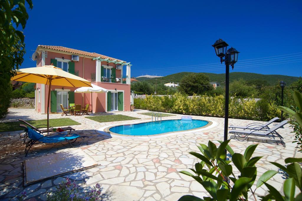 Iliachtides Villas Каравомилос Стая снимка